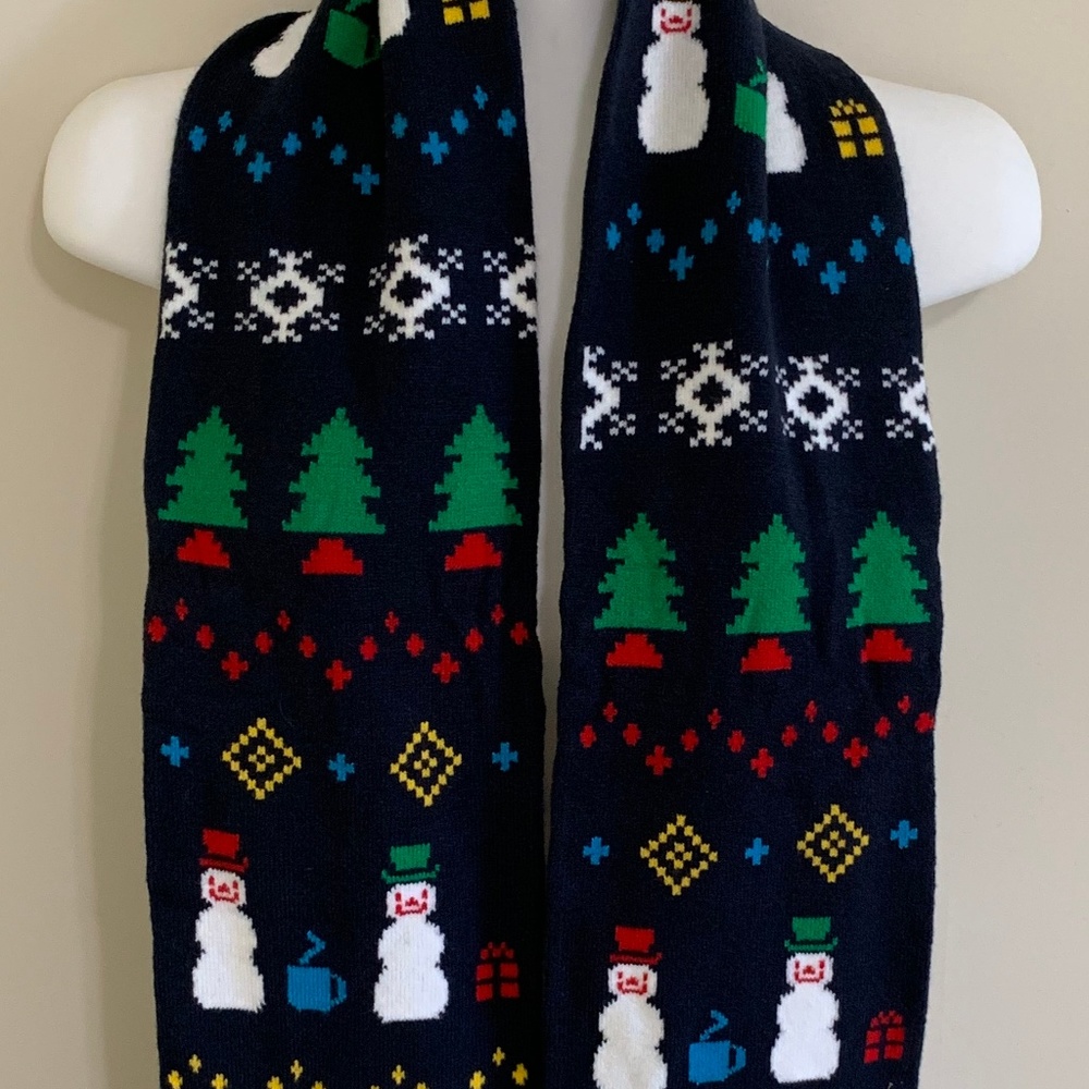 Capelli New York Christmas Scarf  NWT